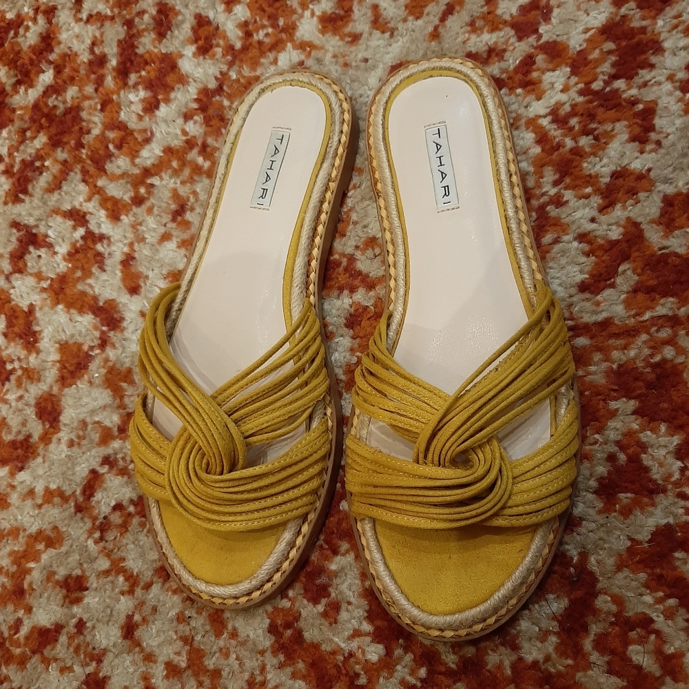 Tahari sandals